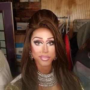 Meet your Posher, Victoria